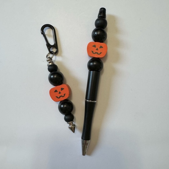 Halloween Pen and Carabiner Set: Use as a Keychain, Zipper Pull, Backpack Clip - Picture 6 of 6